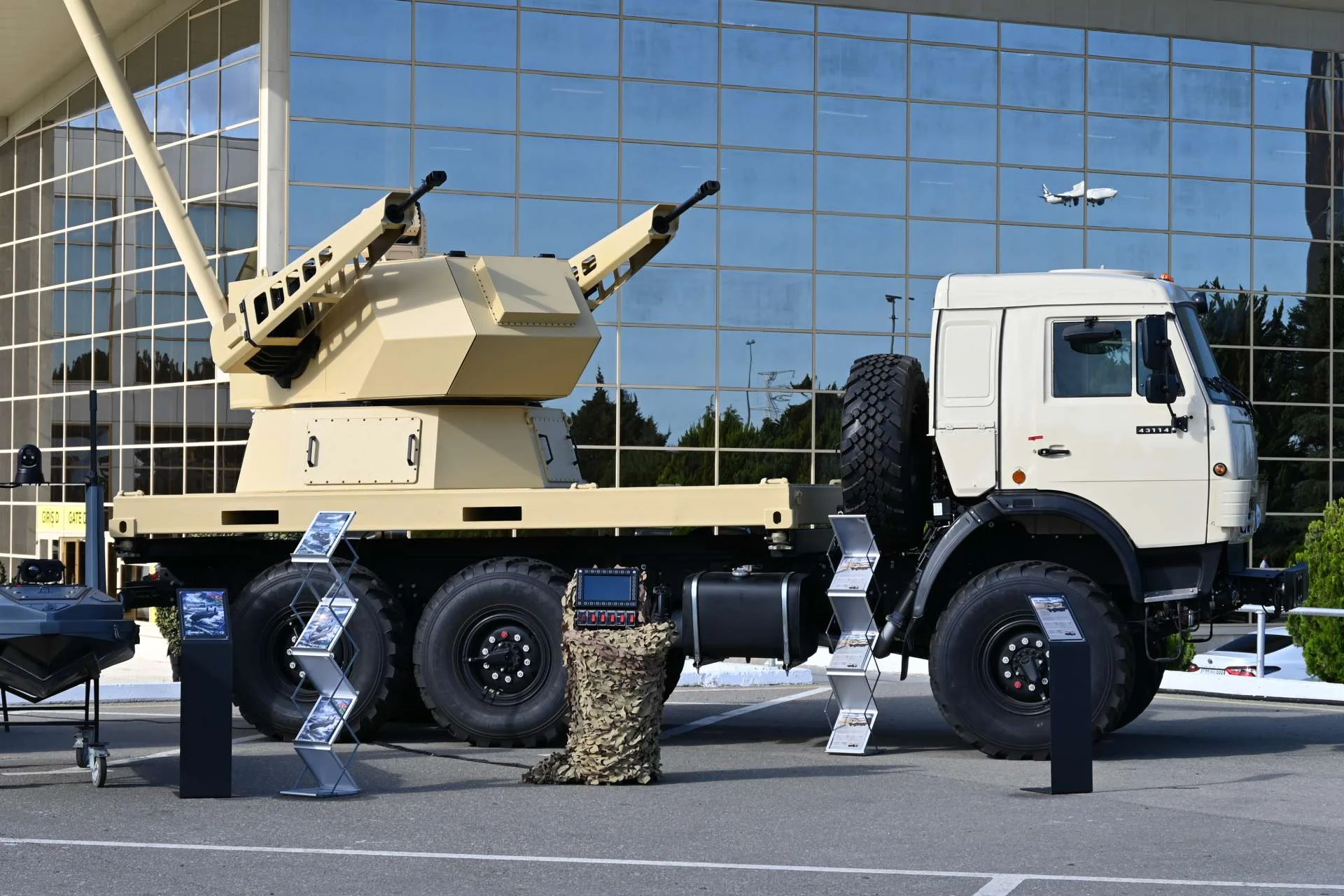 Azerbaijan’s Zireh Introduces HMS30 Mobile Air Defence System with Twin 30mm Cannons Against Drone Threats.